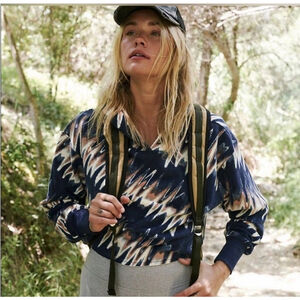 Free People Movement Half Time Women's Medium Cropped Hoodie Printed Navy